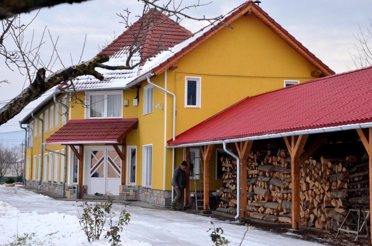 Cazare La Troita Hotel Codlea Exterior foto